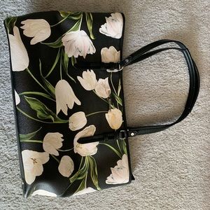 Dana Buchman Tote in white tulip. Part of set